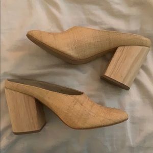 DOLCE VITA Tan Mules